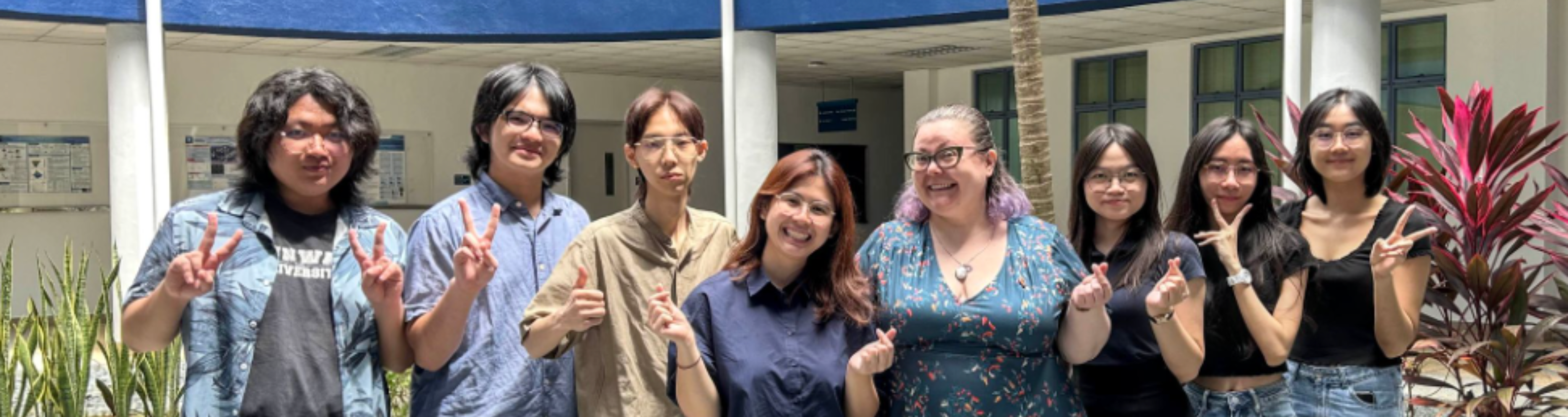 The 1st generation research assistants together with lab collaborators